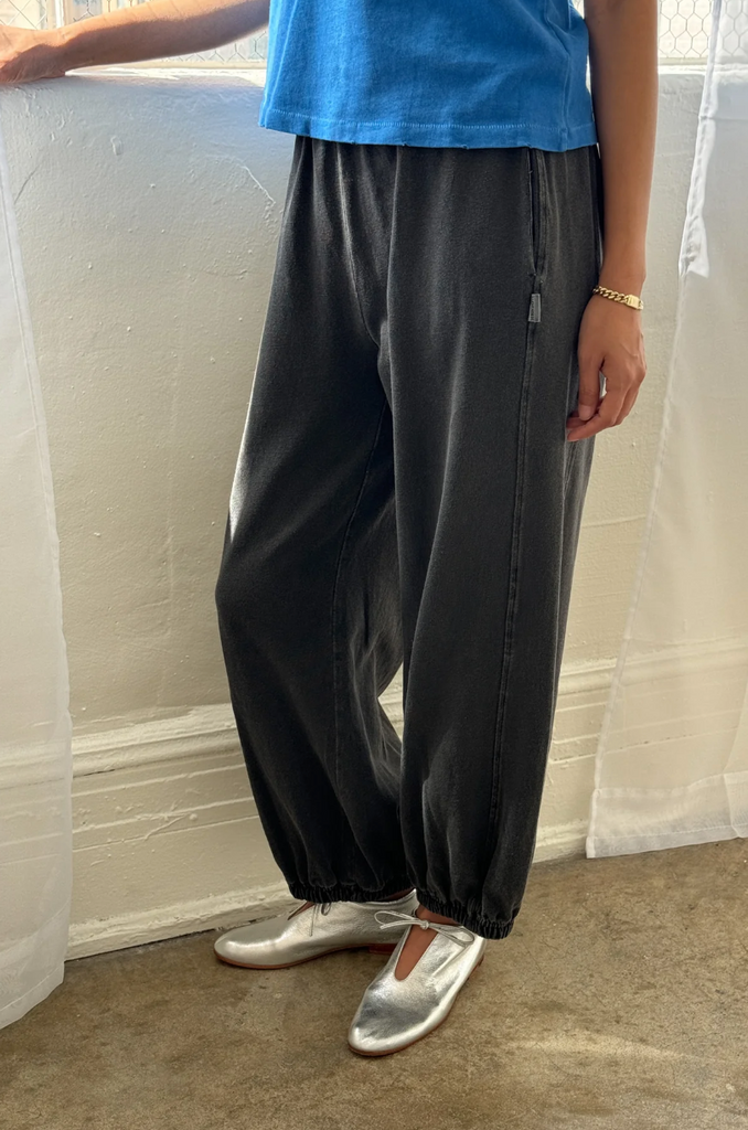 Balloon Pants, Almost Black